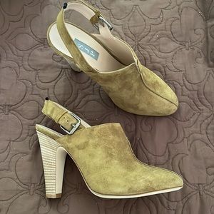 SJP by Sarah Jessica Parker Mason in Olive 39.5